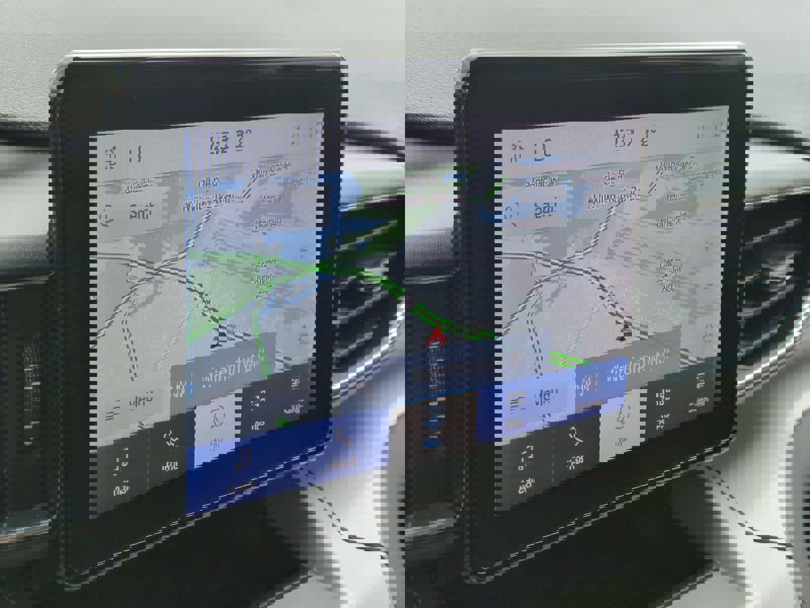 Used 2024 Ford Explorer XLT w/ Equipment Group 202A AWD/4WD image 28