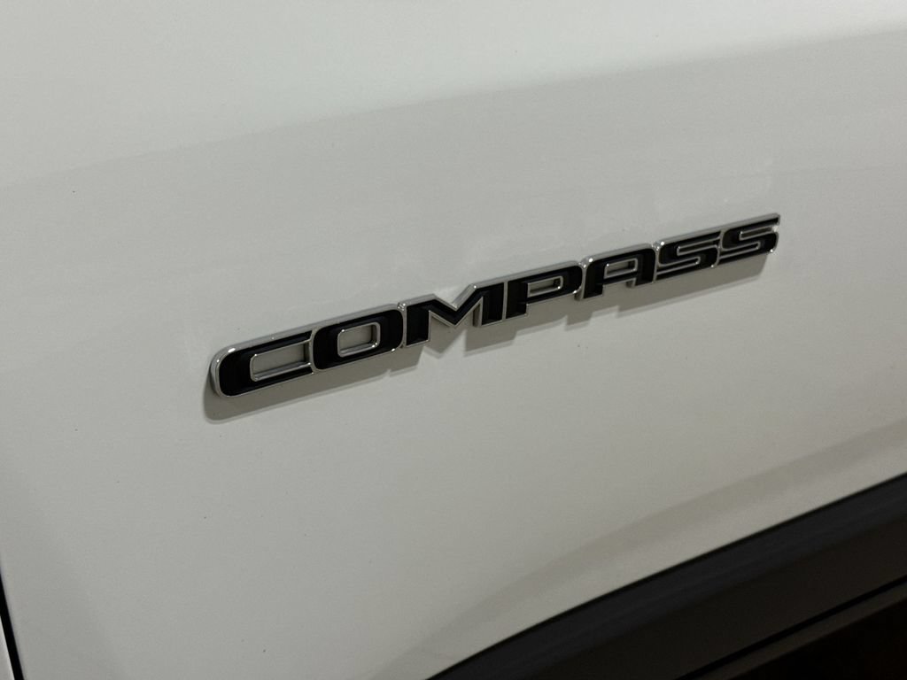 Used 2024 Jeep Compass Latitude w/ Altitude Special Edition AWD/4WD image 25