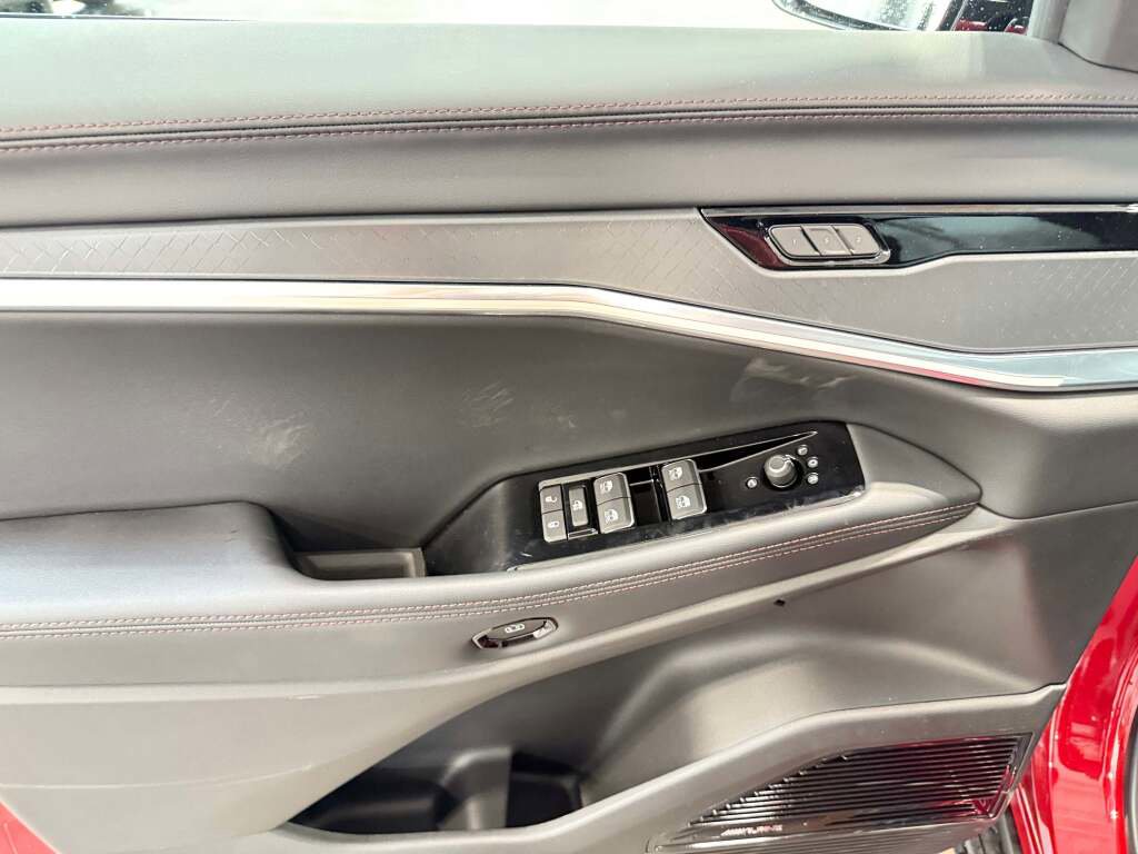 New 2025 Jeep Wagoneer S Limited image 30