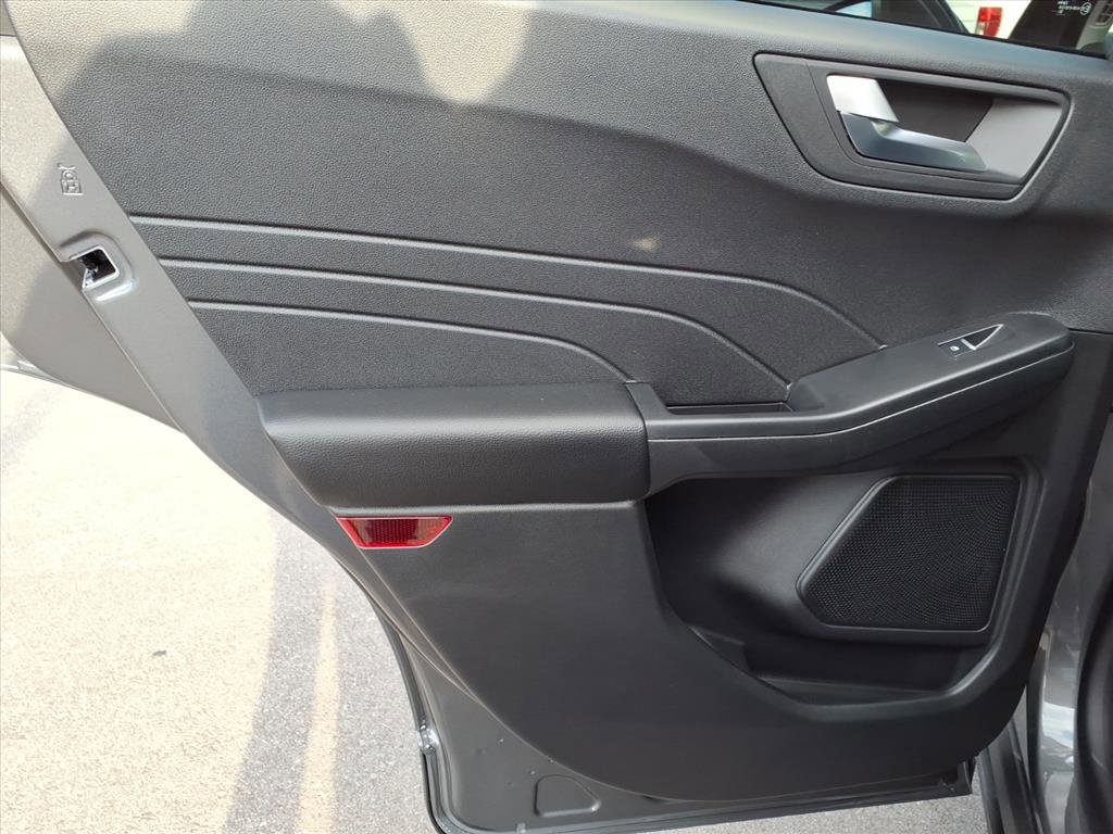New 2026 Ford Escape SE image 14