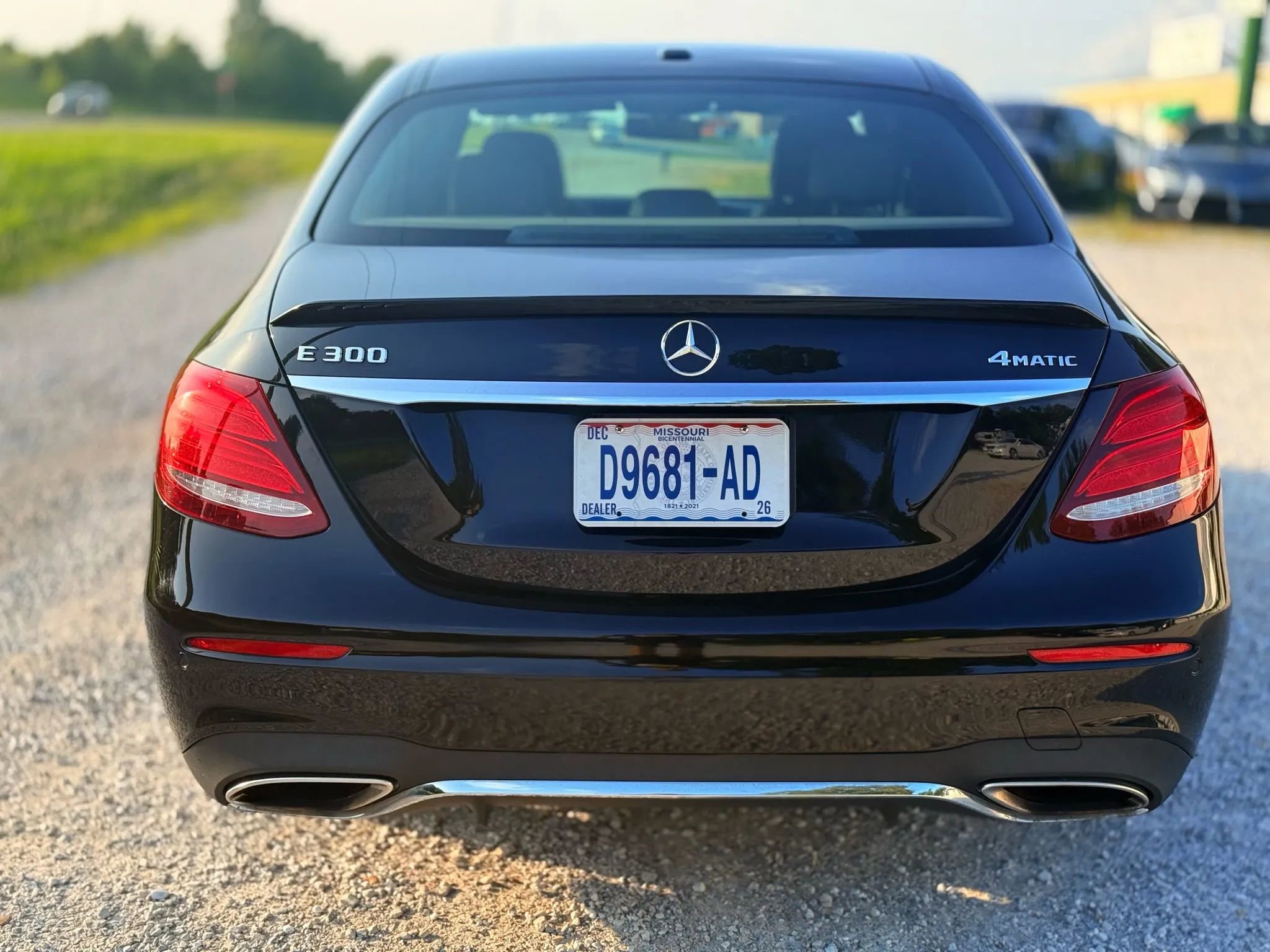 Used 2017 Mercedes-Benz E 300 4MATIC image 4