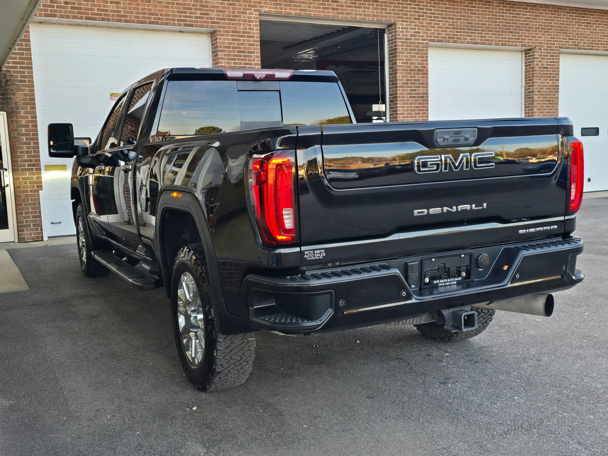 Used 2020 GMC Sierra 2500 Denali w/ Denali Ultimate Package image 11