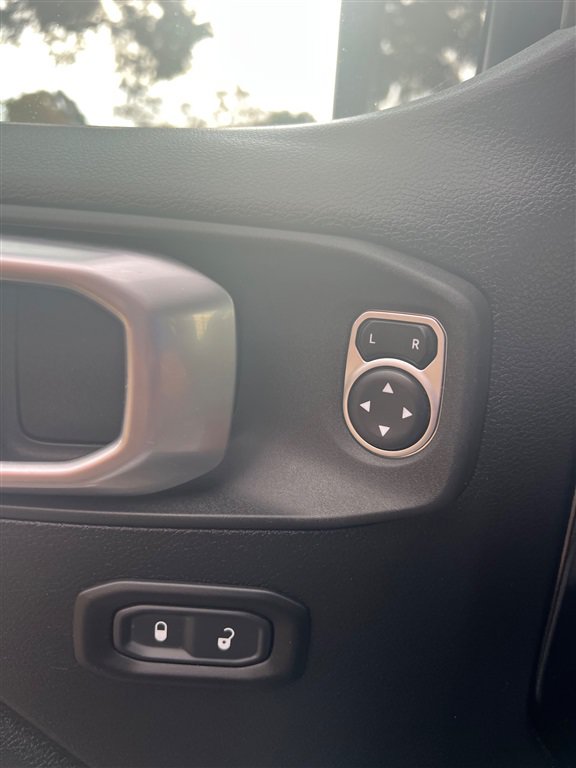 Used 2020 Jeep Wrangler Unlimited Sport S AWD/4WD image 33