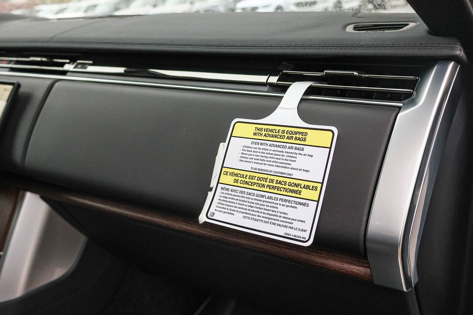 New 2025 Land Rover Range Rover SE image 17