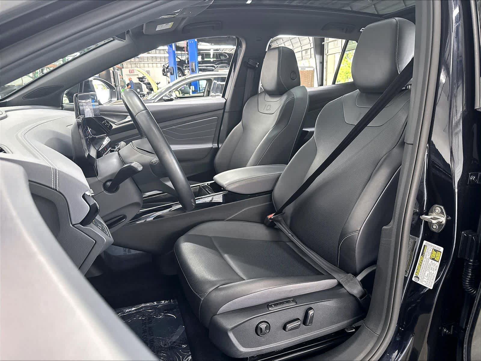 Used 2023 Volkswagen ID.4 Pro S AWD/4WD image 24