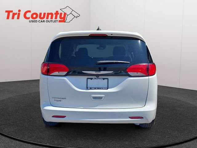 Used 2023 Chrysler Voyager LX FWD image 7
