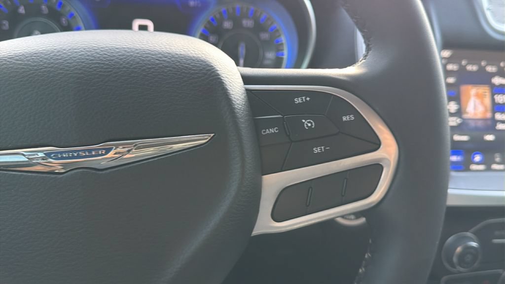 Used 2023 Chrysler 300 Touring w/ Sport Appearance Package RWD image 21