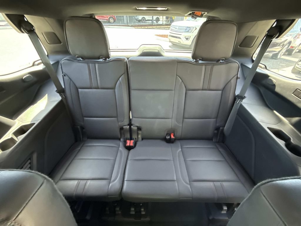 Used 2024 Chevrolet Tahoe RST w/ Luxury Package AWD/4WD image 18