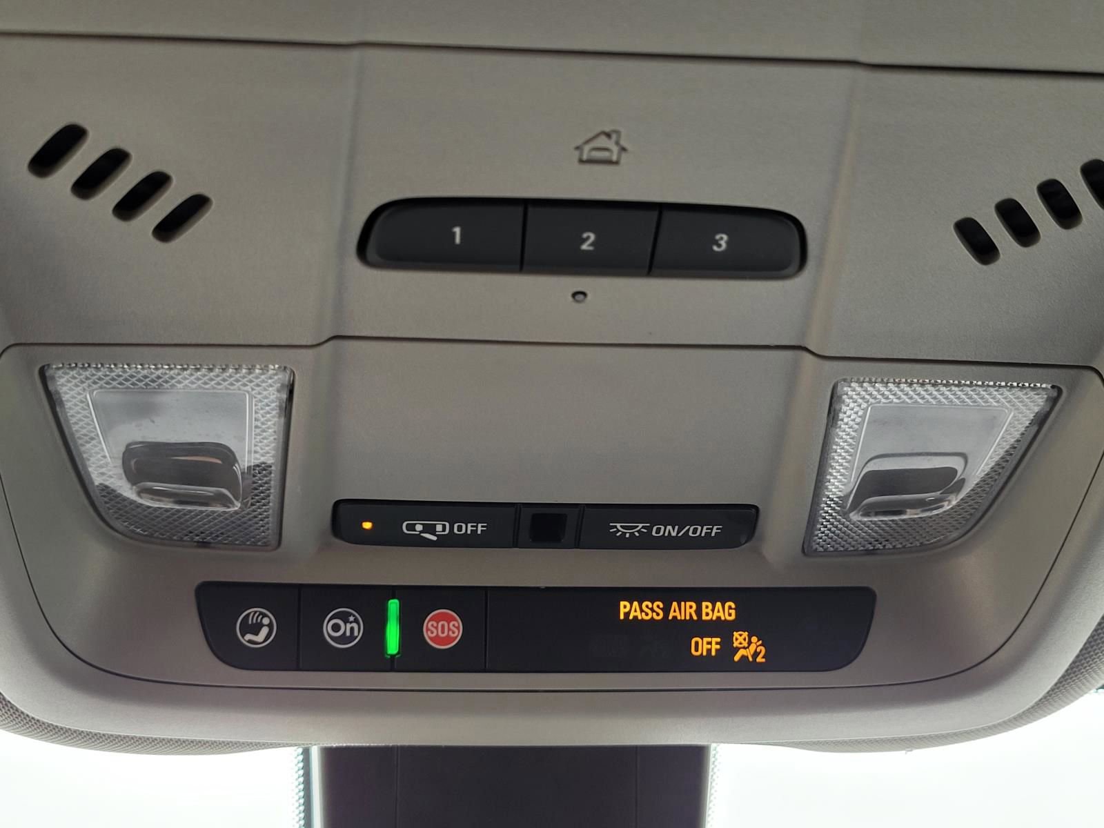 Used 2024 GMC Terrain SLT image 30