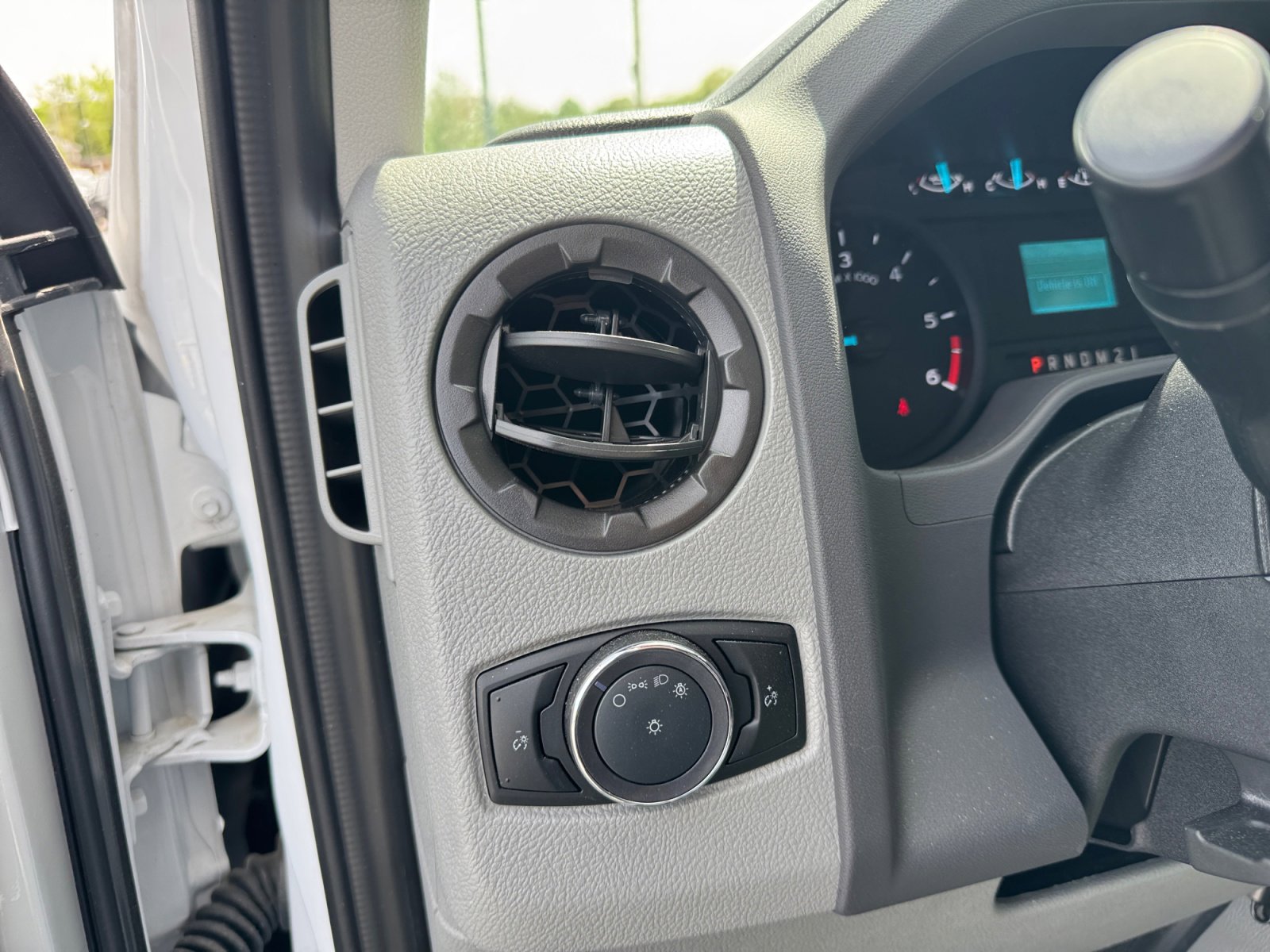 New 2025 Ford E-450 and Econoline 450 Super Duty w/ Power Equipment Group RWD image 28