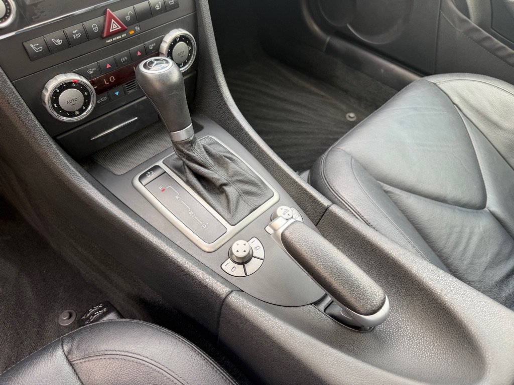 Used 2009 Mercedes-Benz SLK 300 image 24