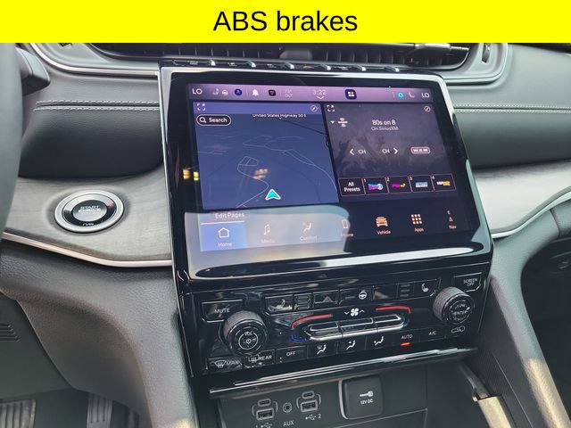 Certified 2024 Jeep Grand Cherokee Limited w/ Black Appearance Package AWD/4WD image 30