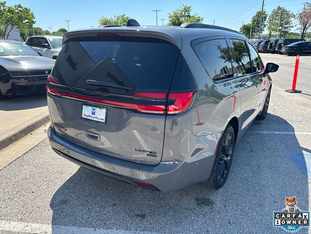 Used 2025 Chrysler Pacifica Limited AWD/4WD image 21