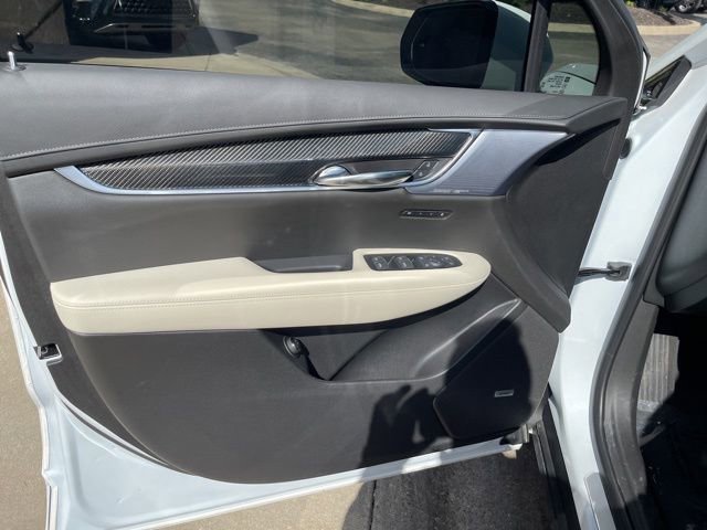 Used 2025 Cadillac XT6 Sport w/ Technology Package AWD/4WD image 10