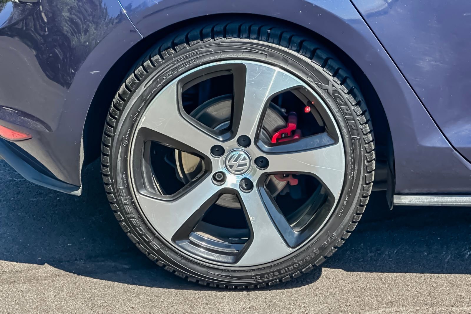 Used 2015 Volkswagen GTI SE FWD image 33