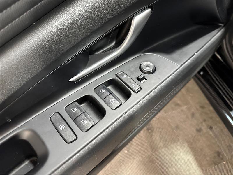 Used 2021 Hyundai Elantra Limited w/ Cargo Package image 30