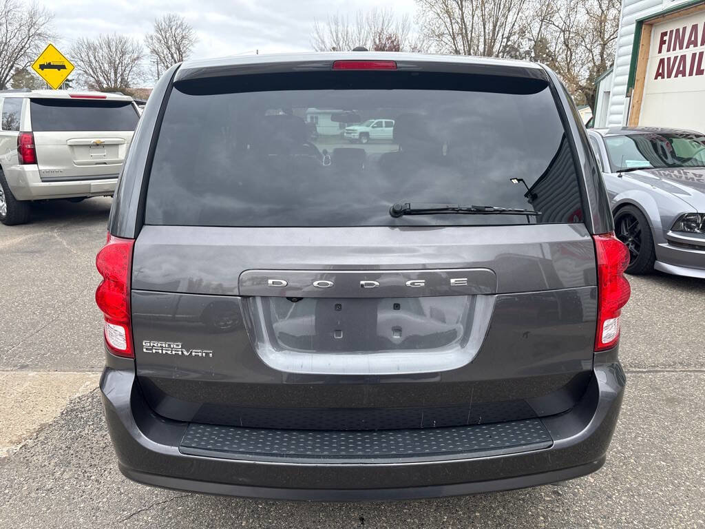 Used 2018 Dodge Grand Caravan SXT w/ Blacktop Package FWD image 7