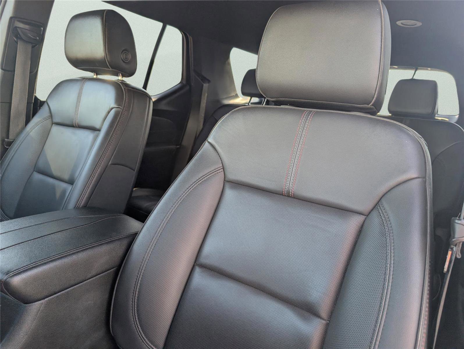 Used 2023 Chevrolet Traverse RS image 13