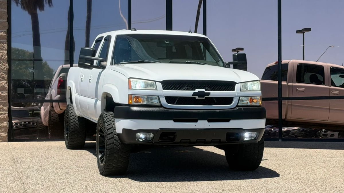 Used 2004 Chevrolet Silverado 2500 LT RWD image 23