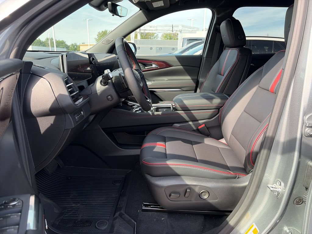 New 2027 Chevrolet Traverse RS w/ LPO, Floor Liner Package AWD/4WD image 17
