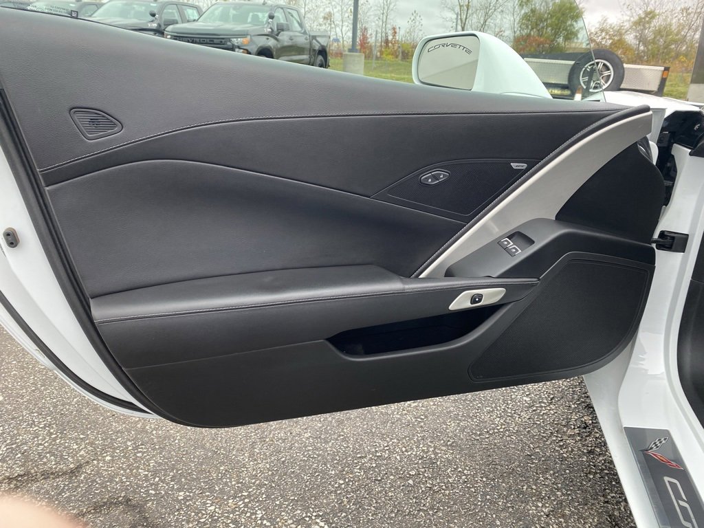 Used 2014 Chevrolet Corvette Stingray Coupe image 9