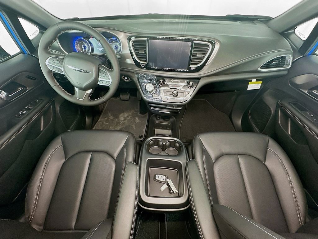 New 2026 Chrysler Pacifica Select image 9