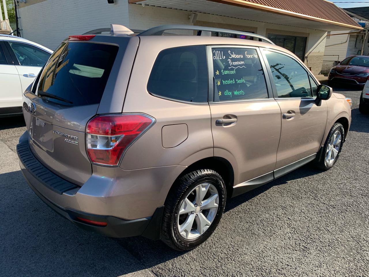 Used 2016 Subaru Forester 2.5i Premium w/ Popular Package #2 AWD/4WD image 5