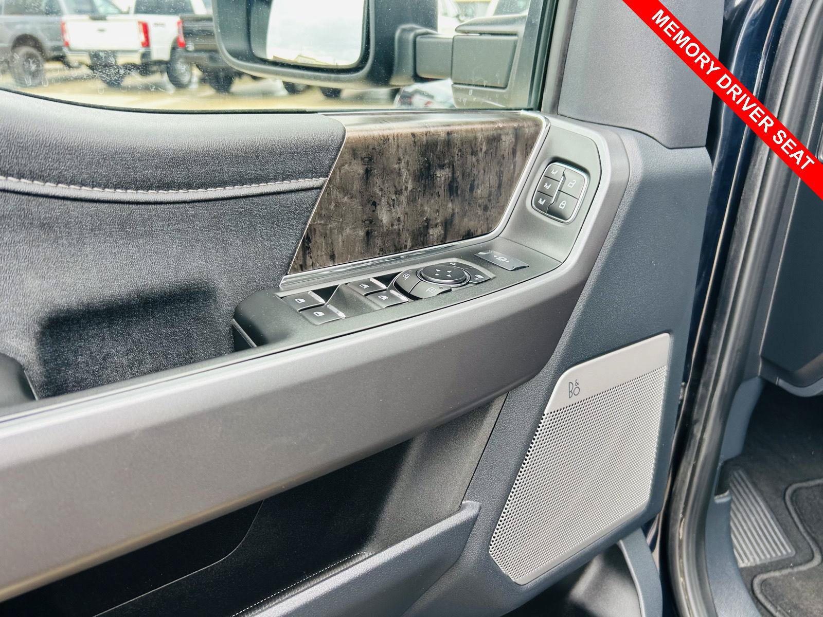 Used 2025 Ford F350 Lariat AWD/4WD image 17