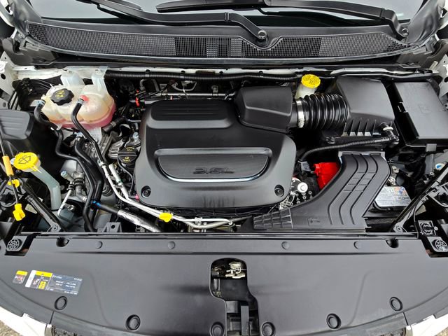 Certified 2024 Chrysler Pacifica Touring-L image 28