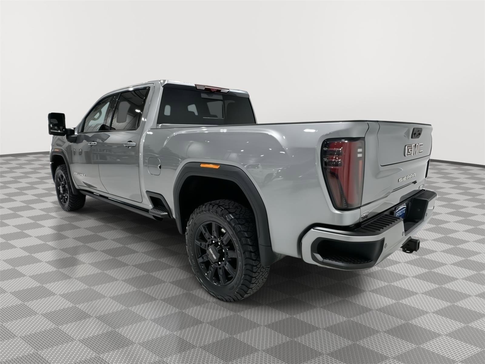 Used 2025 GMC Sierra 3500 AT4 w/ AT4 Premium Plus Package AWD/4WD image 3