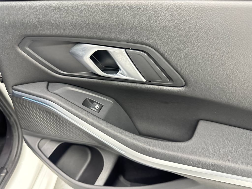 Used 2025 BMW 330i Sedan RWD image 43
