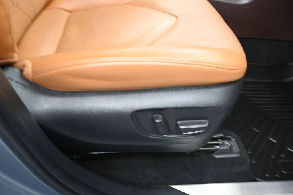 Used 2022 Toyota Highlander Platinum AWD/4WD image 11