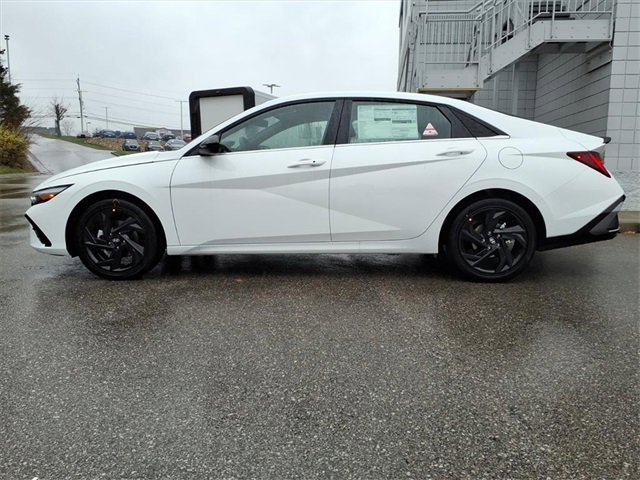 New 2026 Hyundai Elantra SEL Sport image 2