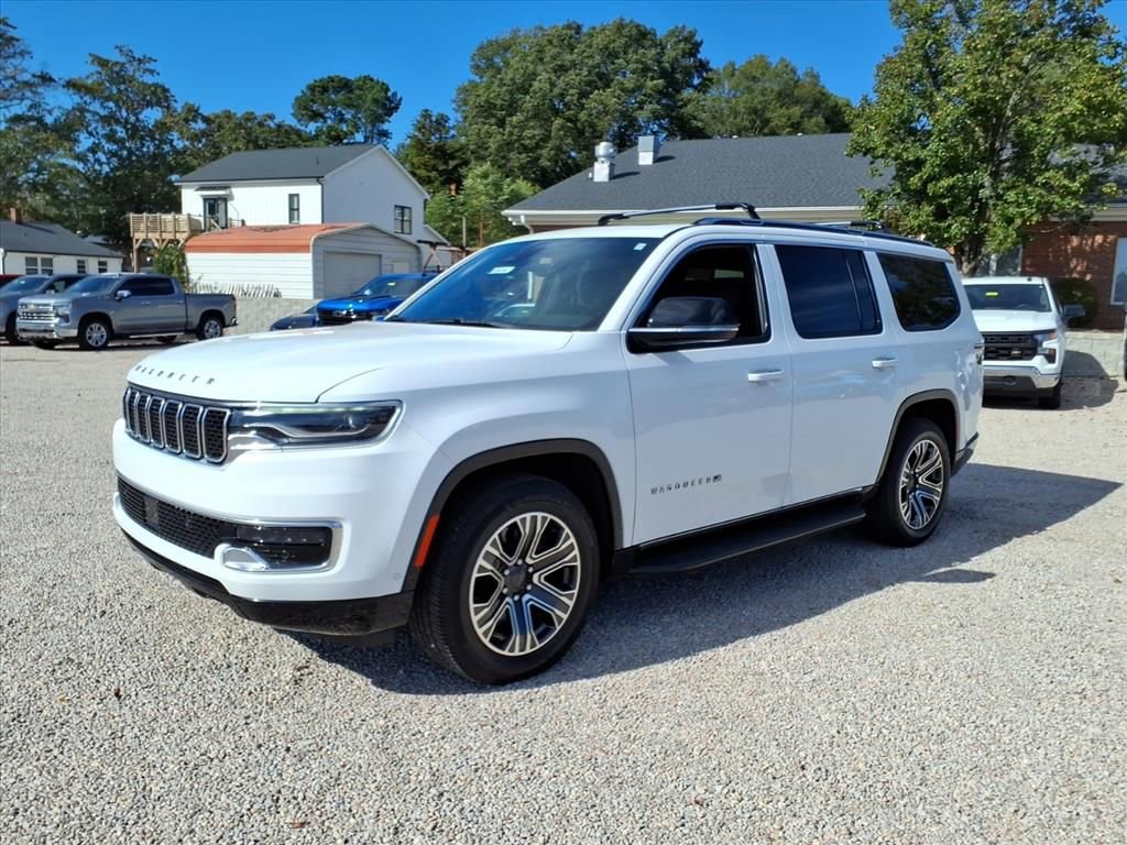 Used 2023 Jeep Wagoneer 4WD w/ Premium Group I image 3