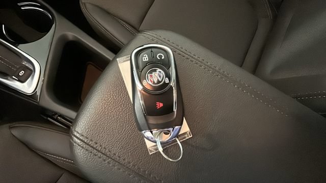 Used 2023 Buick Encore GX Preferred w/ Cold Weather Comfort Package AWD/4WD image 20