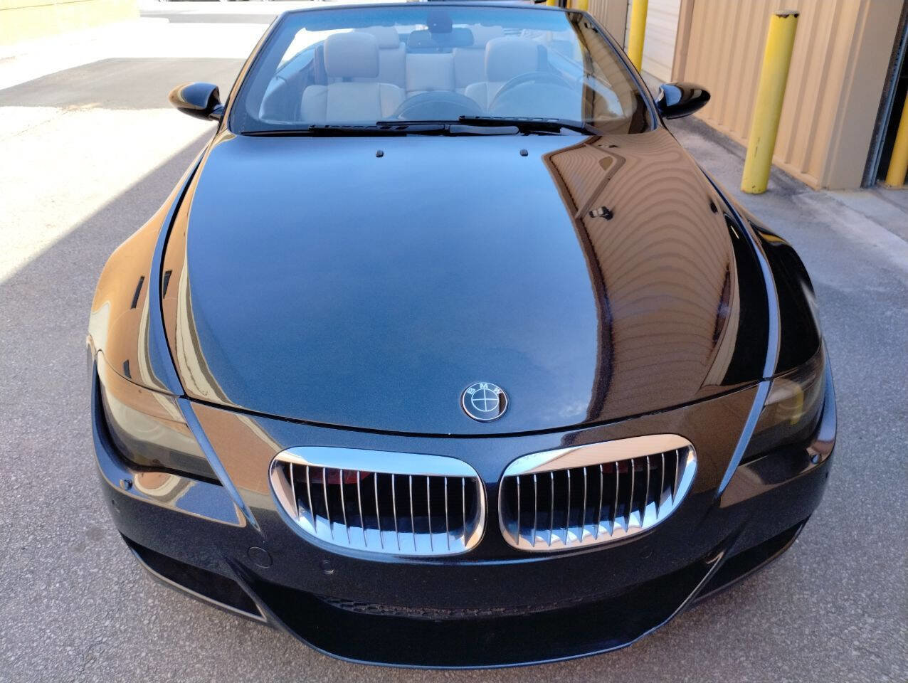 Used 2007 BMW M6 Convertible image 2