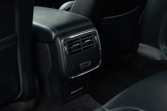 Used 2017 Lincoln Continental Select w/ Technology Package image 37