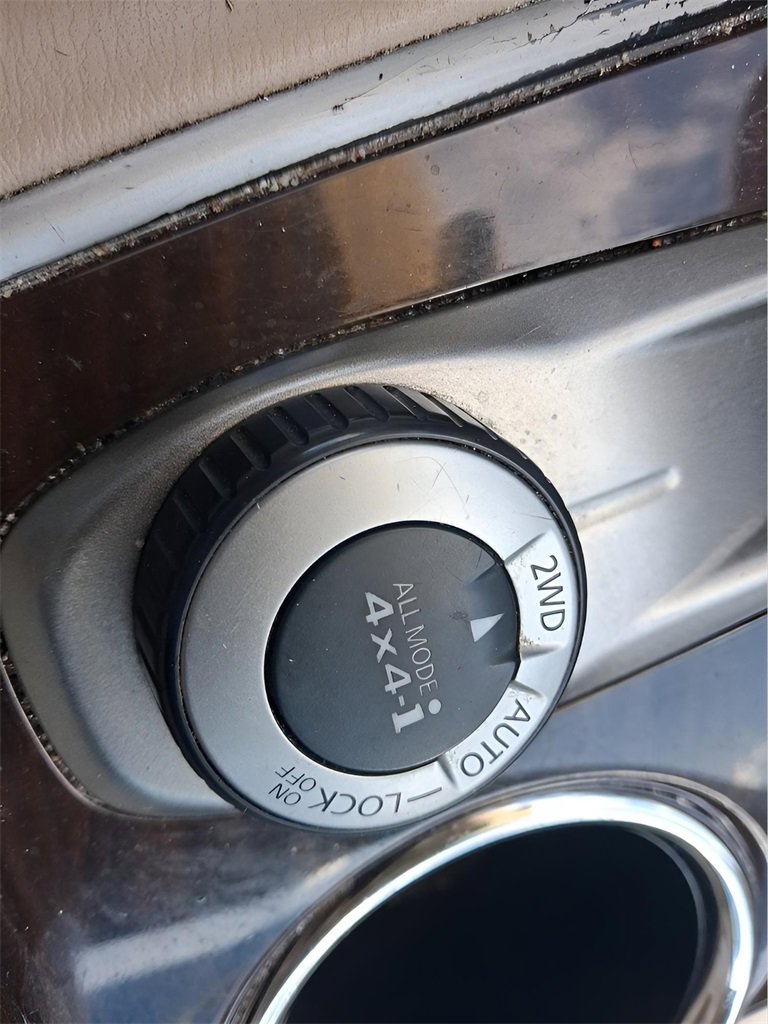 Used 2013 Nissan Pathfinder SL w/ Cargo Pkg image 26