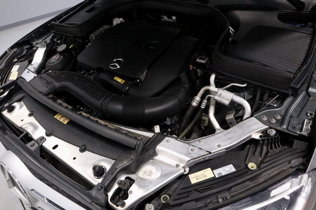 Used 2021 Mercedes-Benz GLC 300 4MATIC image 15