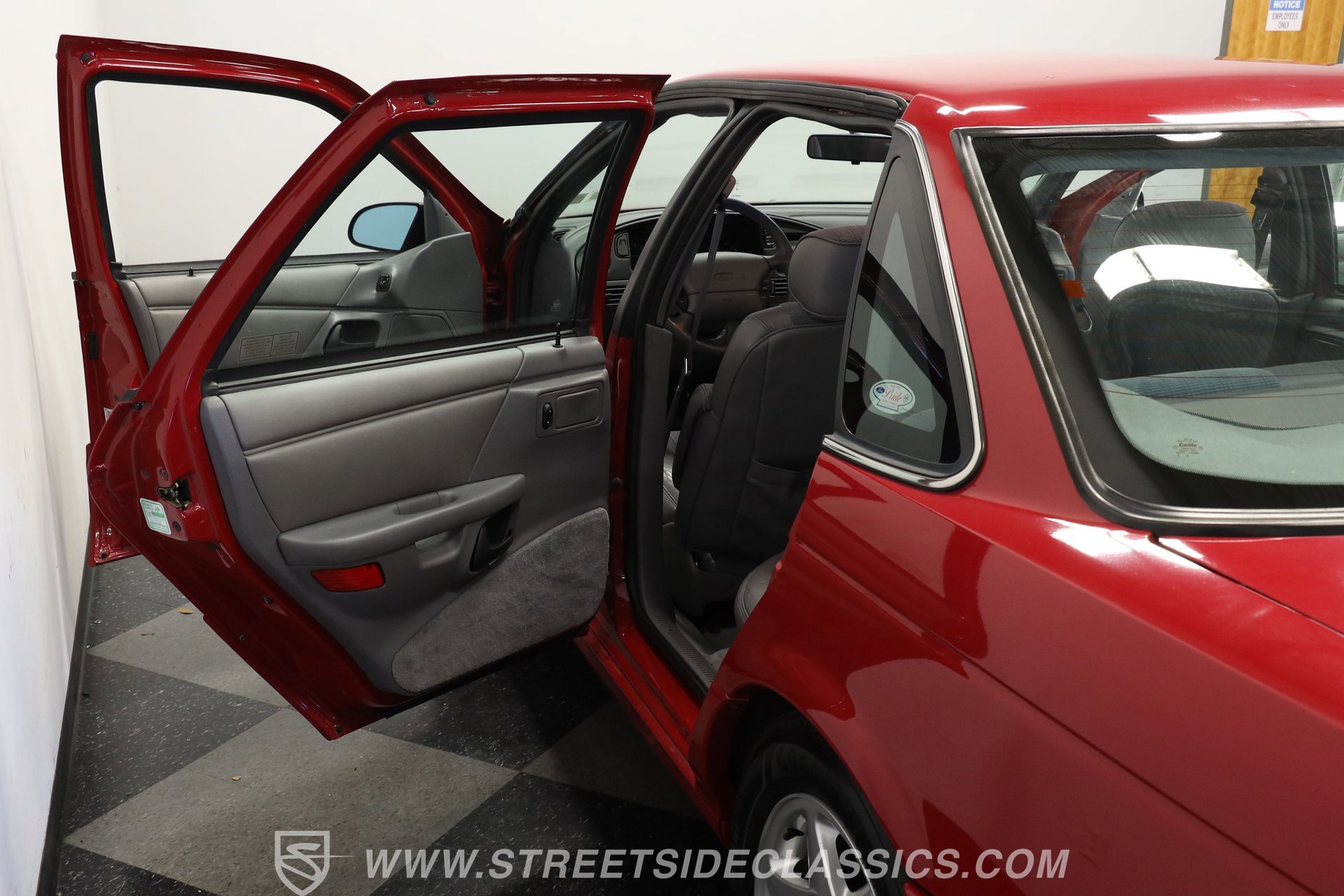 Used 1993 Ford Taurus SHO image 32