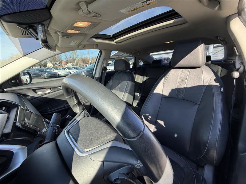 Used 2019 Honda Civic Touring image 9