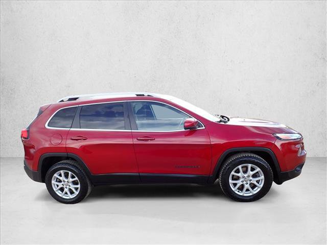 Used 2017 Jeep Cherokee Latitude w/ Safety/Convenience Group AWD/4WD image 5