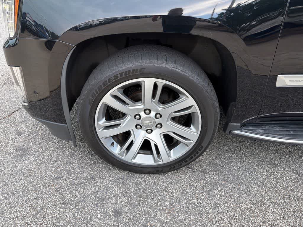 Used 2020 Cadillac Escalade Luxury AWD/4WD image 9