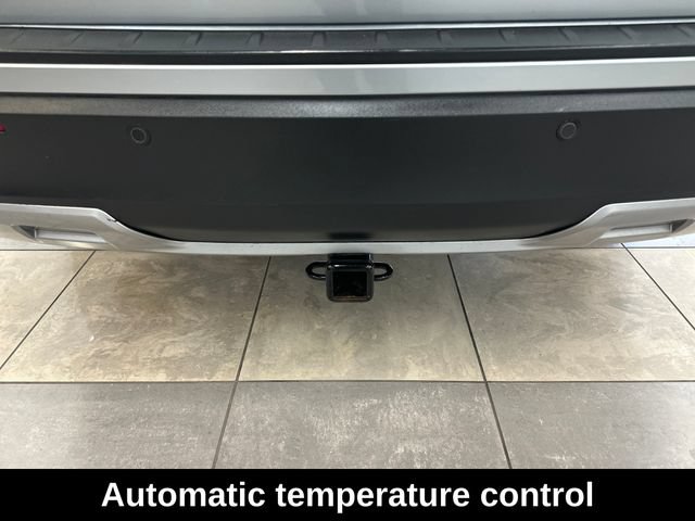 Used 2020 Ford Explorer XLT w/ Equipment Group 202A AWD/4WD image 10