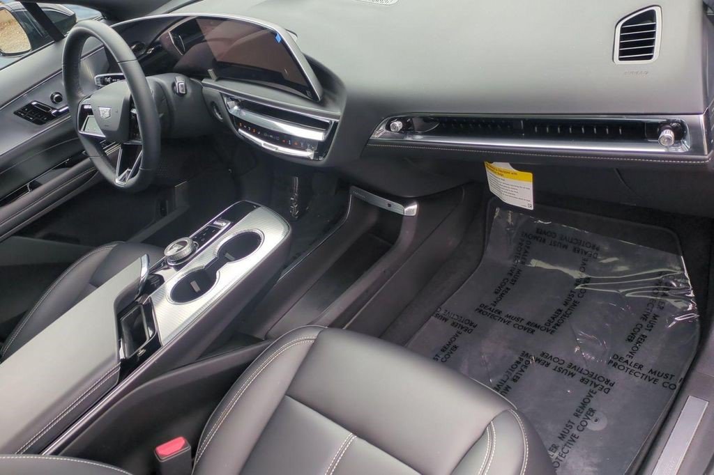 Certified 2024 Cadillac Lyriq Tech AWD/4WD image 21