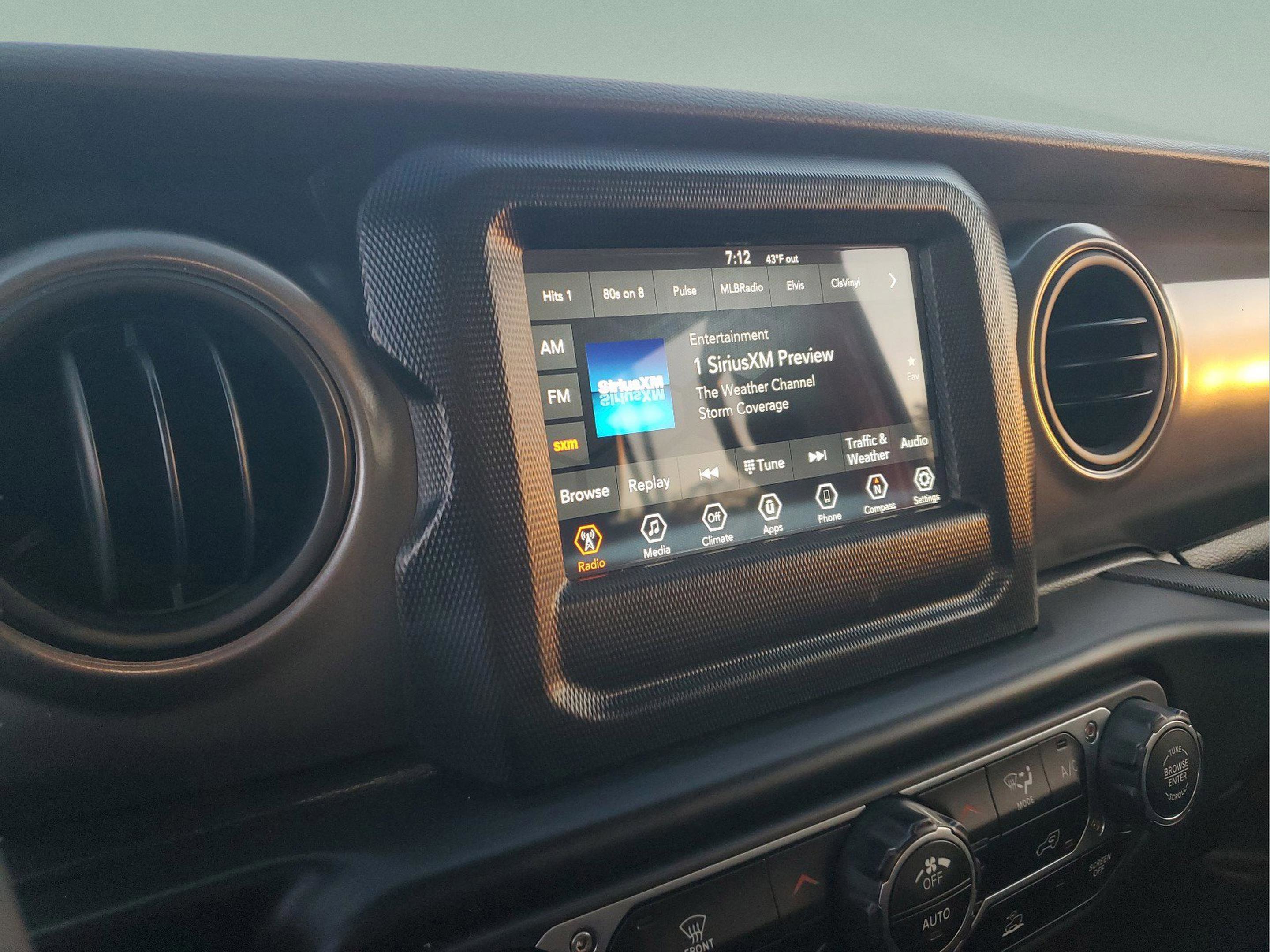 Certified 2023 Jeep Gladiator Sport AWD/4WD image 22