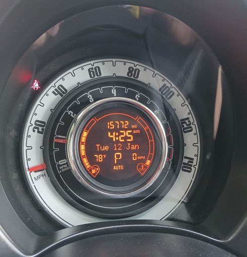 Used 2012 FIAT 500 Lounge w/ Luxury Leather Pkg FWD image 3
