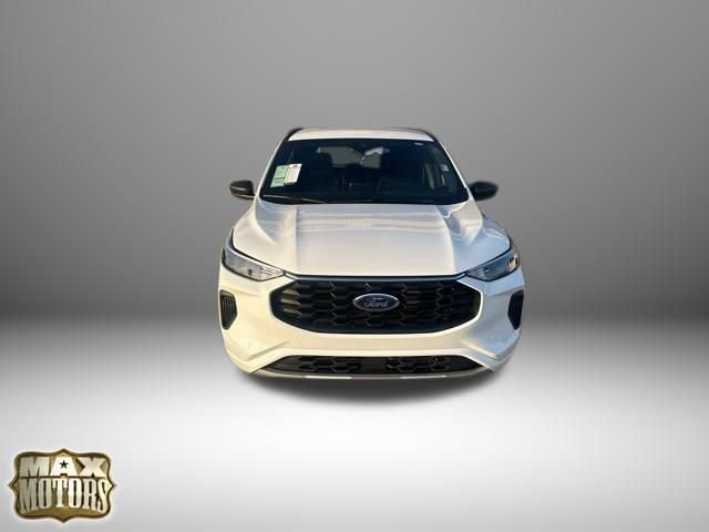 Used 2023 Ford Escape ST-Line image 2