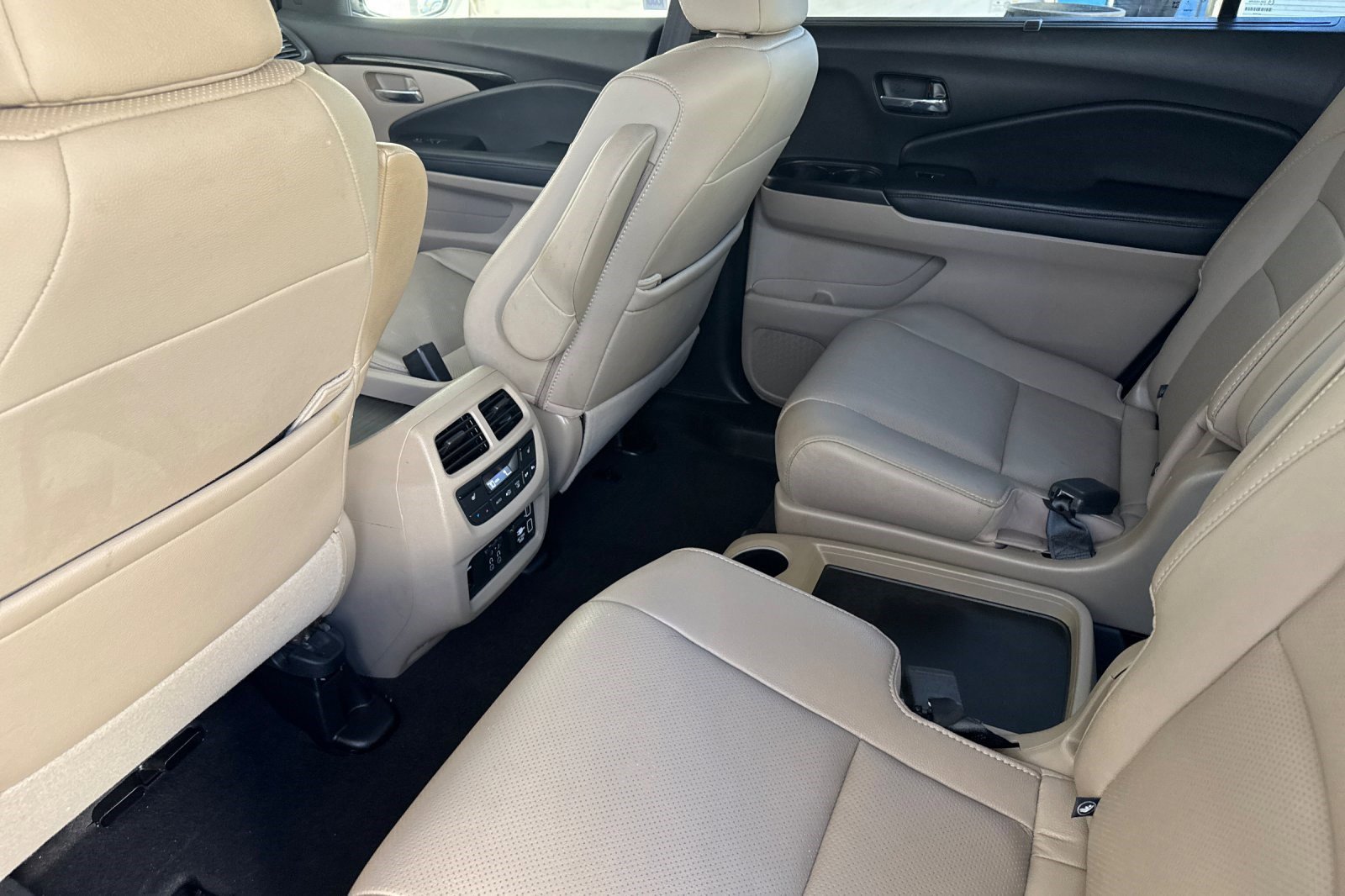 Used 2021 Honda Pilot Elite image 28