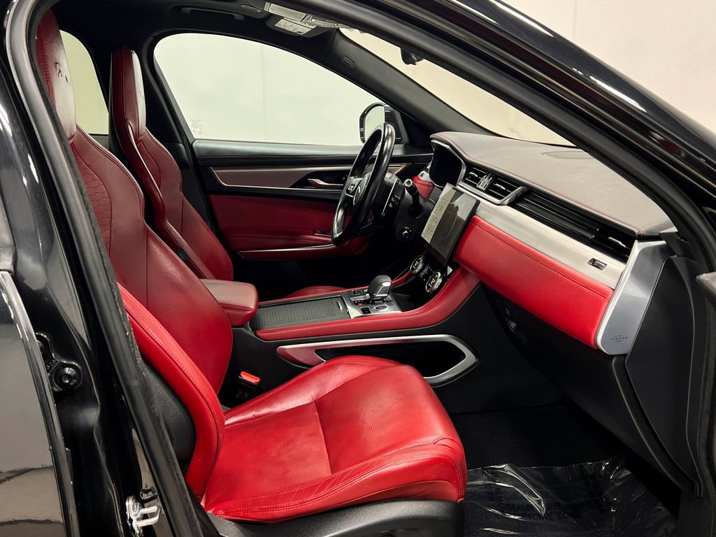Used 2021 Jaguar F-PACE R-Dynamic S image 32